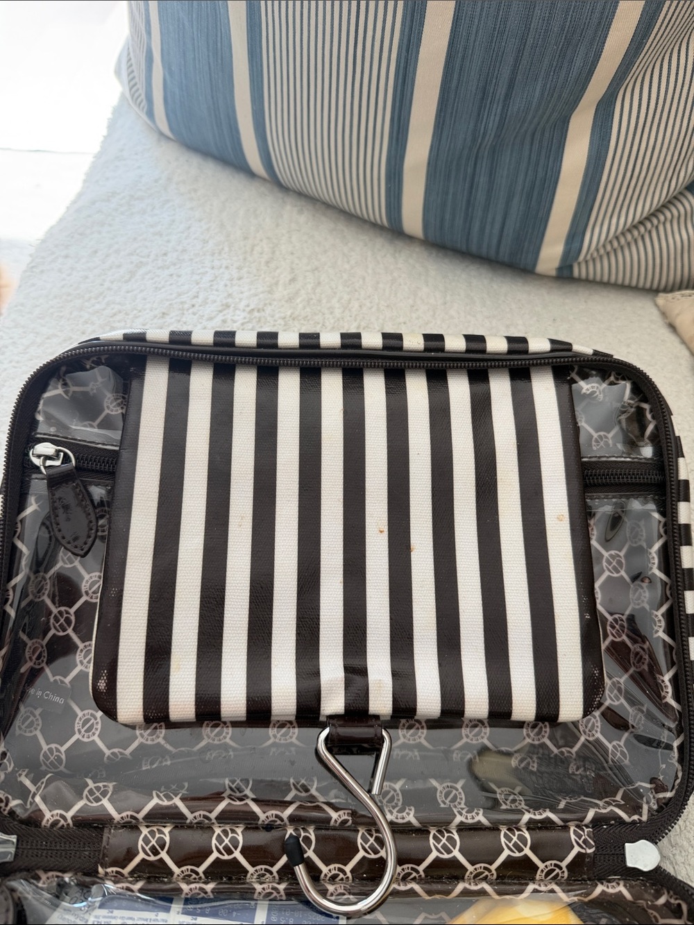 Henri Bendel Striped Cosmetic Train Case with Makeup Art - Picture 2 of 6